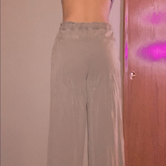 green tie at the waste pants - Picture 2 of 3